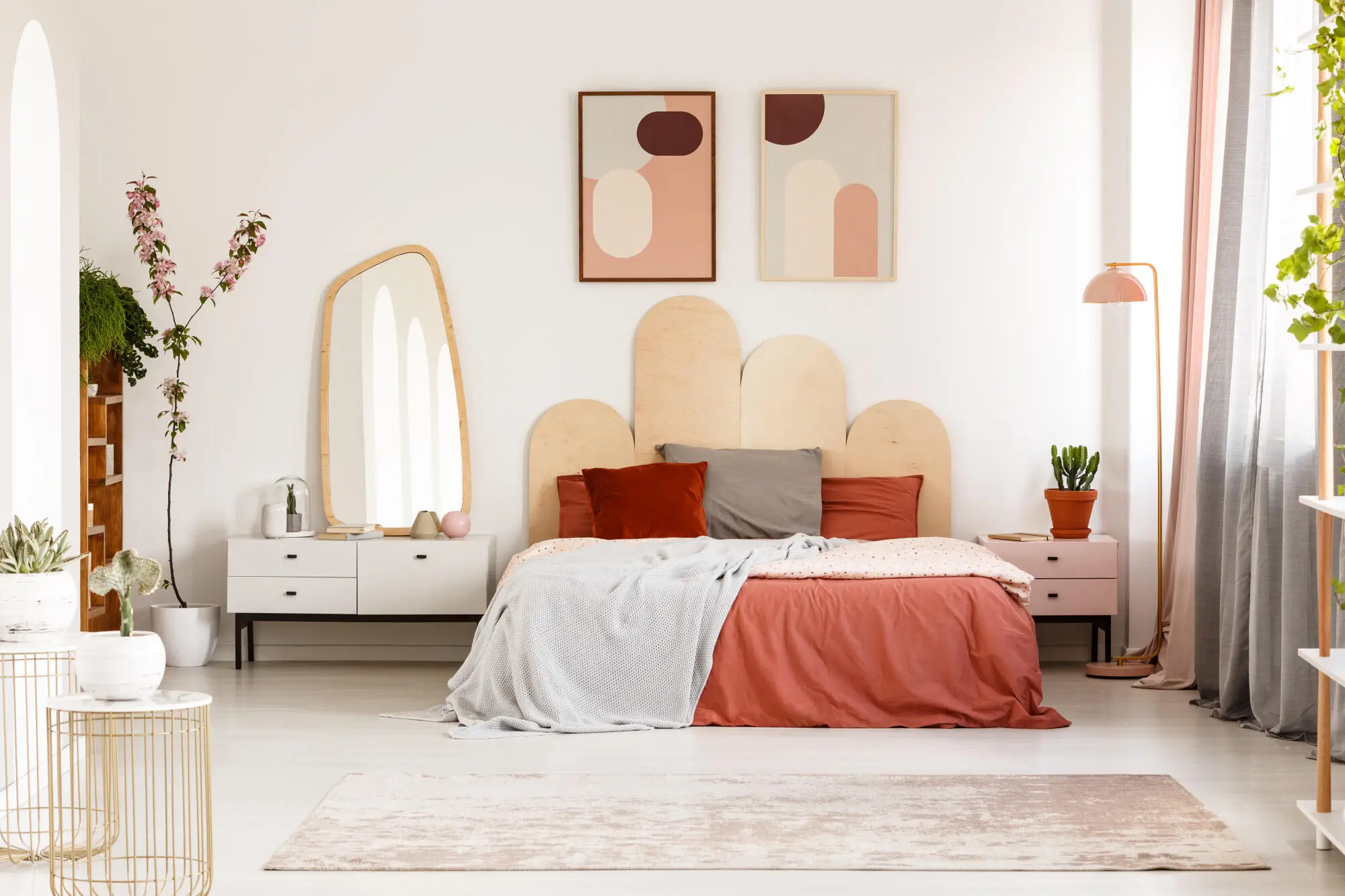 The Role of Real Estate Agents: How They Simplify Property Transactions